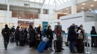 Airlines Cancel 1,800 U.S. Flights Over Christmas Weekend With More Staff Out Sick Amid Omicron Surge